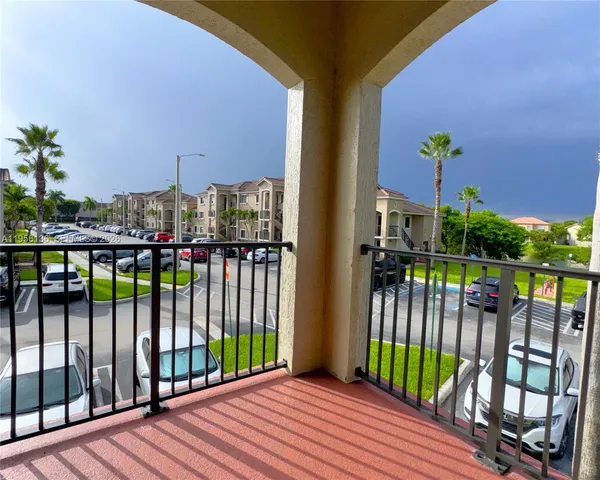 $319,900 | 22441 Southwest 88th Place, Unit 2015, Cutler Bay, FL 33190