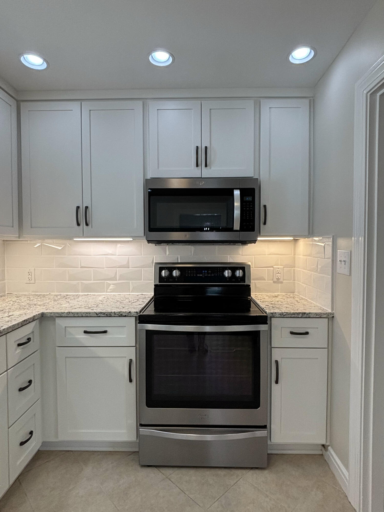 225 Tyne Road Louisville, KY 40207 - Photo 22 of 52 IMG_3758