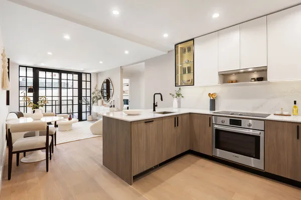 $799,000 | 25-23 Newtown Avenue, Unit 4A | Astoria