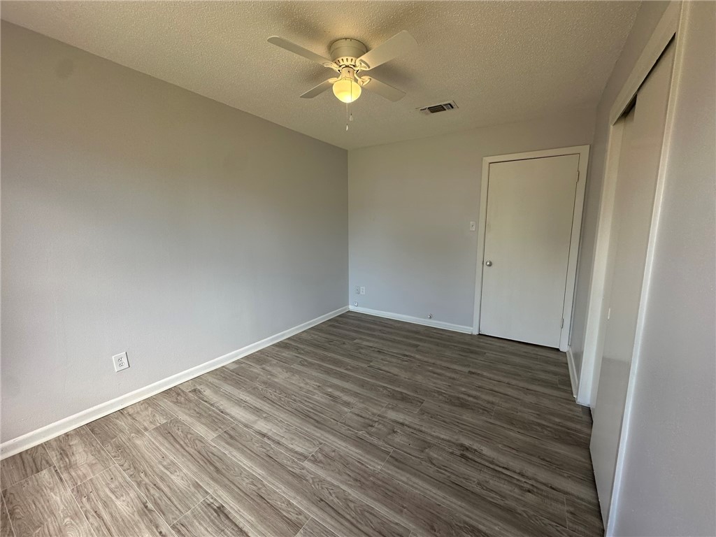 109 Holly Drive Portland, TX 78374 - Photo 11 of 30