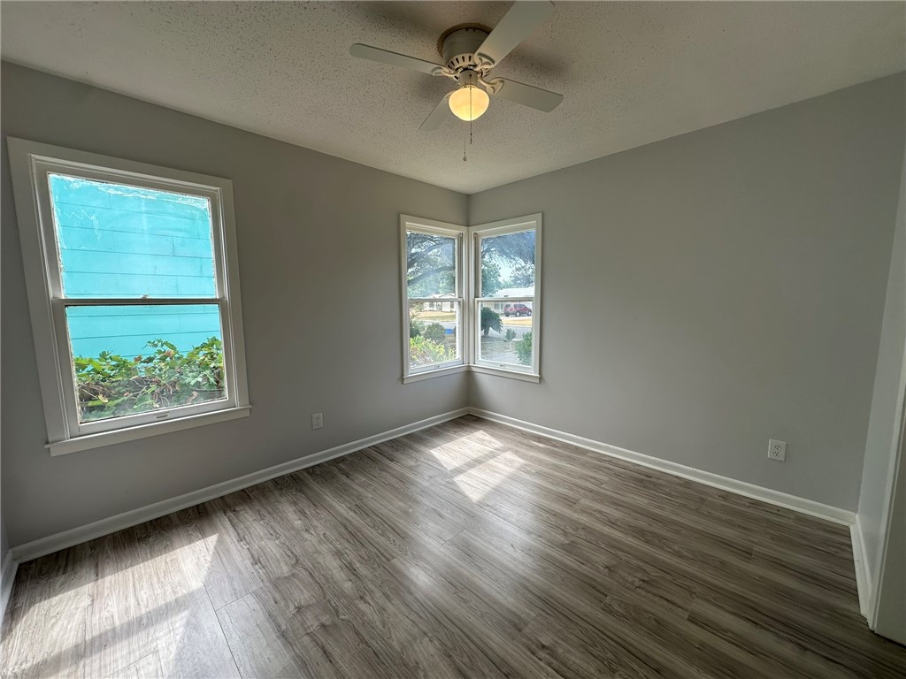 109 Holly Drive Portland, TX 78374 - Photo 12 of 30