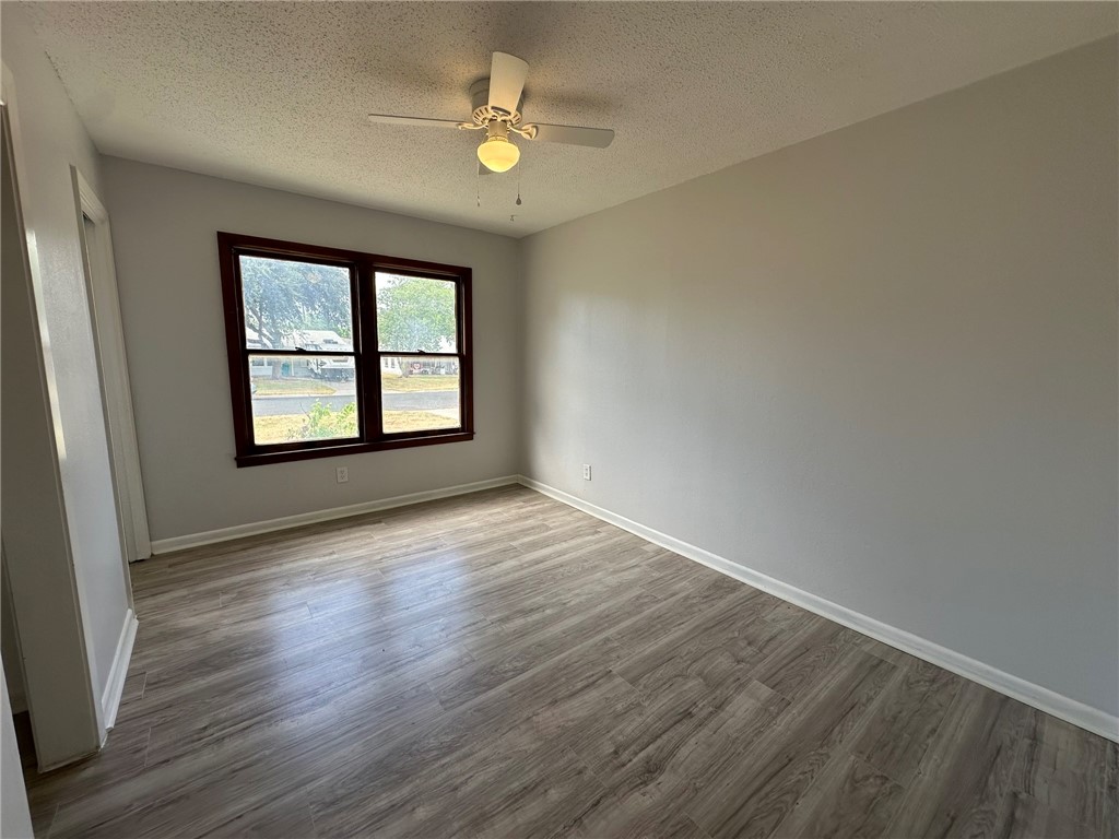 109 Holly Drive Portland, TX 78374 - Photo 13 of 30