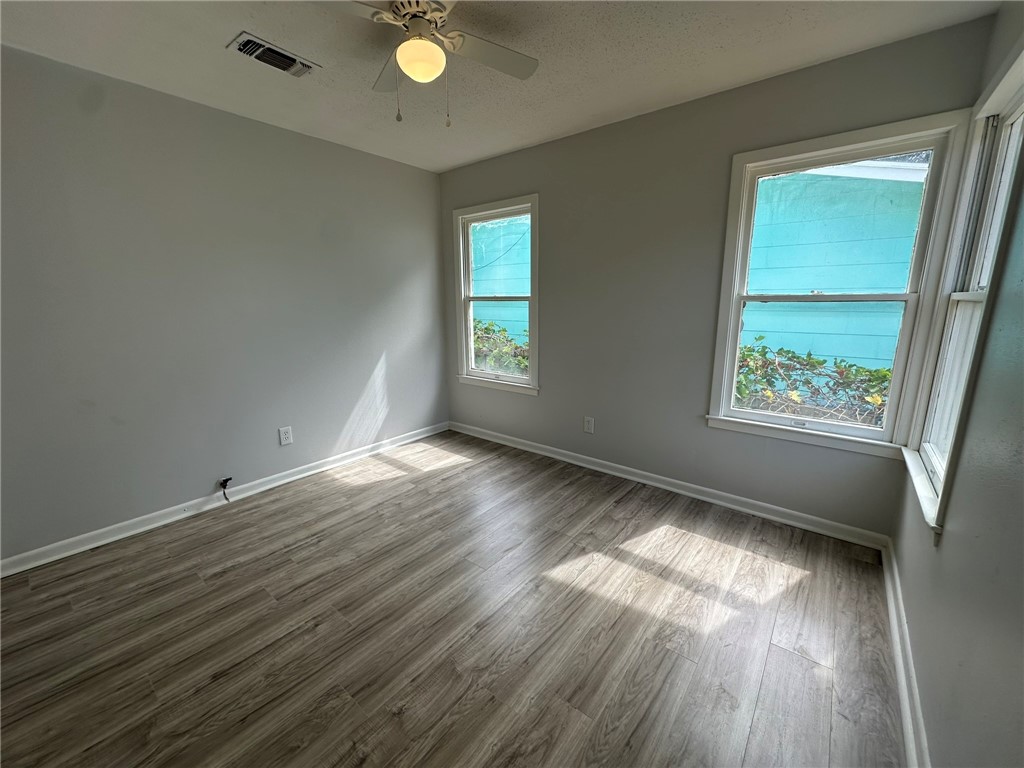 109 Holly Drive Portland, TX 78374 - Photo 16 of 30