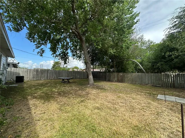 $1,750 | 109 Holly Drive, Portland, TX 78374