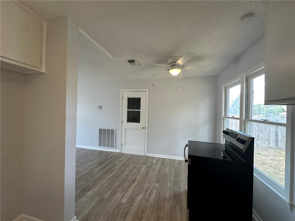 109 Holly Drive Portland, TX 78374 - Photo 9 of 30