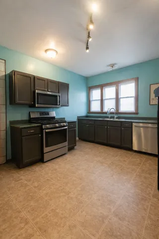 $185,000 | 1023 South Peoria Avenue, Dixon, IL 61021