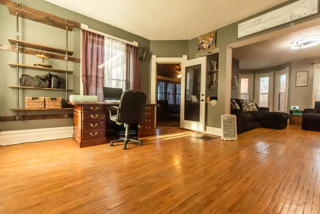 $185,000 | 1023 South Peoria Avenue, Dixon, IL 61021