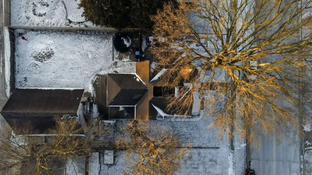 $185,000 | 1023 South Peoria Avenue, Dixon, IL 61021