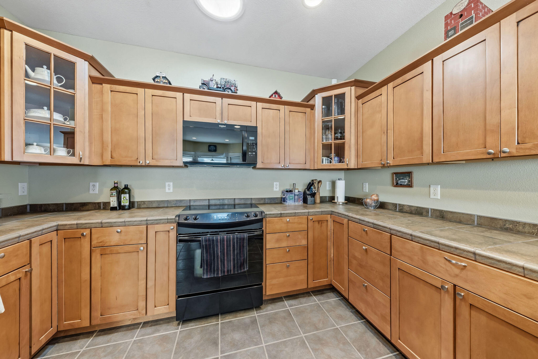158 Rockingham Circle Eagle Point, OR 97524 - Photo 8 of 58 079A9390