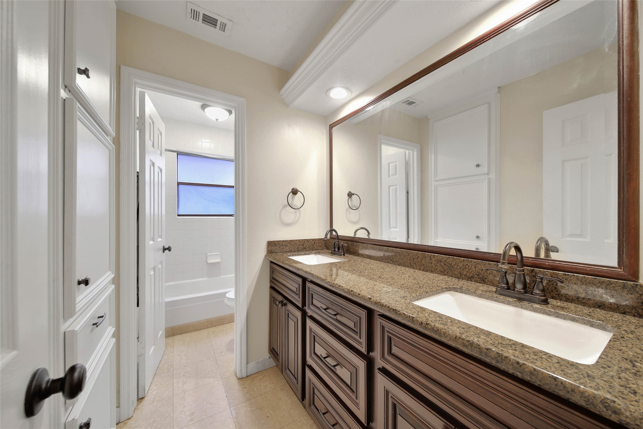 15319 Rio Plaza Drive Houston, TX 77083 - Photo 22 of 26 Second bathroom.