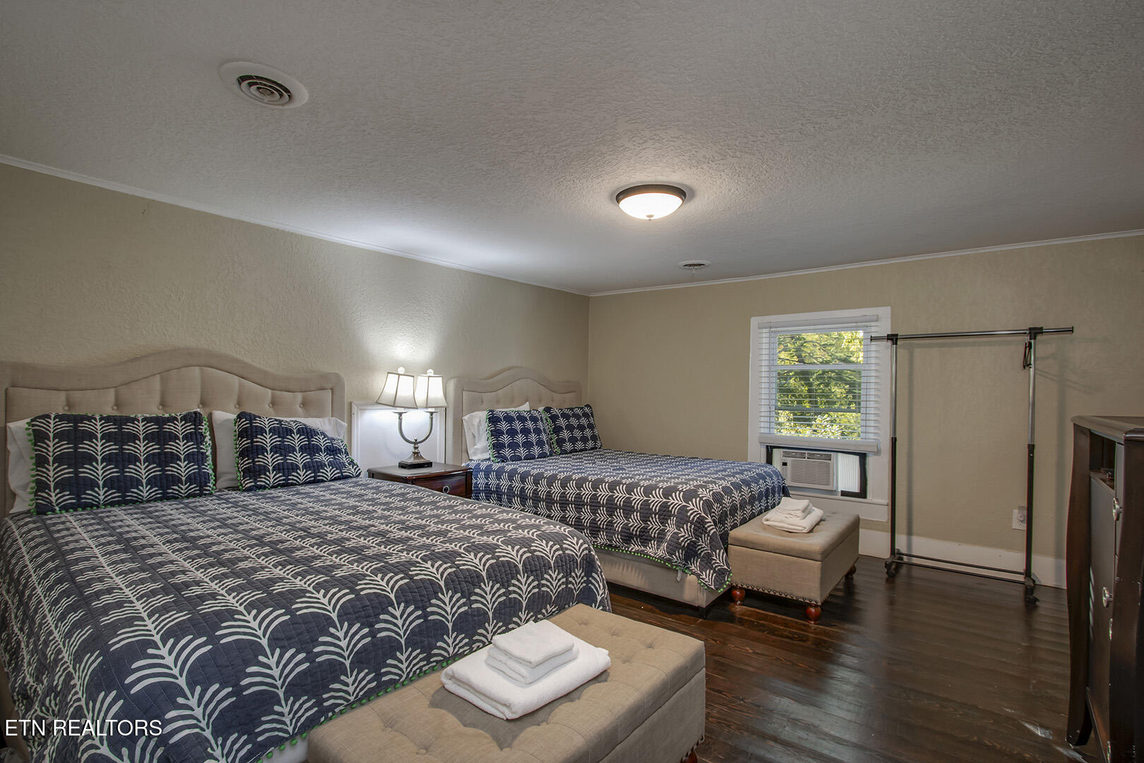 9604 Kodak Road Kodak, TN 37764 - Photo 39 of 60 39_KodakRoad_9604_Bedroom4_01