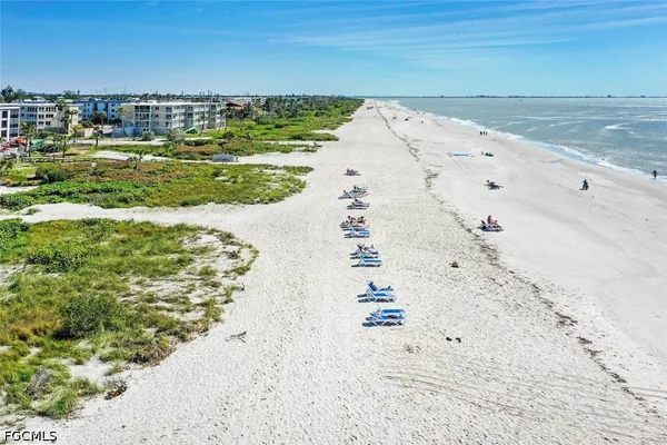 $675,000 | 1246 Fulgur Street, Unit 202, Sanibel, FL 33957