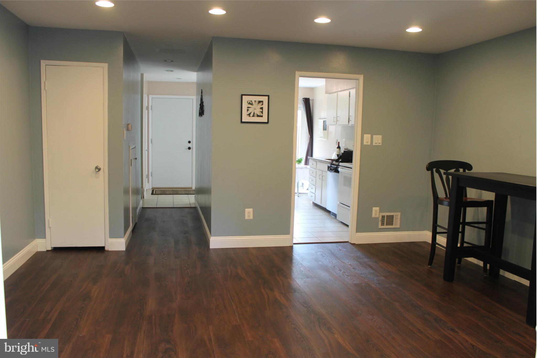 2401 Southgate Square Reston, VA 20191 - Photo 12 of 30 Family Room
