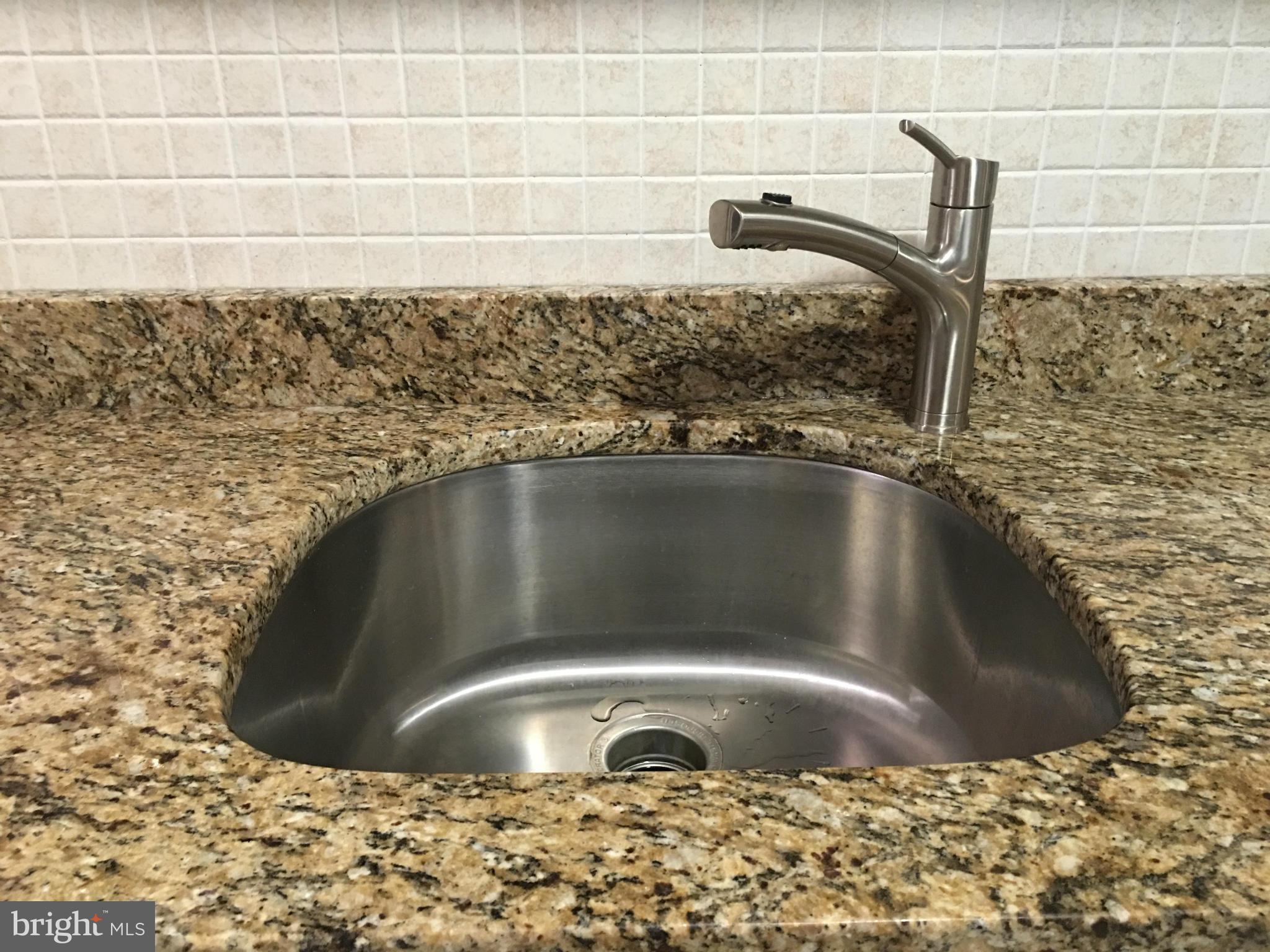2401 Southgate Square Reston, VA 20191 - Photo 3 of 30 Kitchen