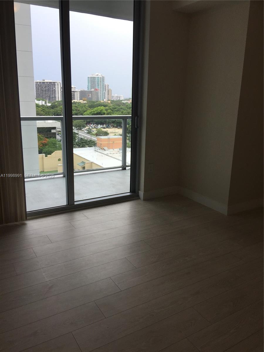79 Southwest 12th Street, Unit 1406S Miami, FL 33130 - Photo 17 of 20