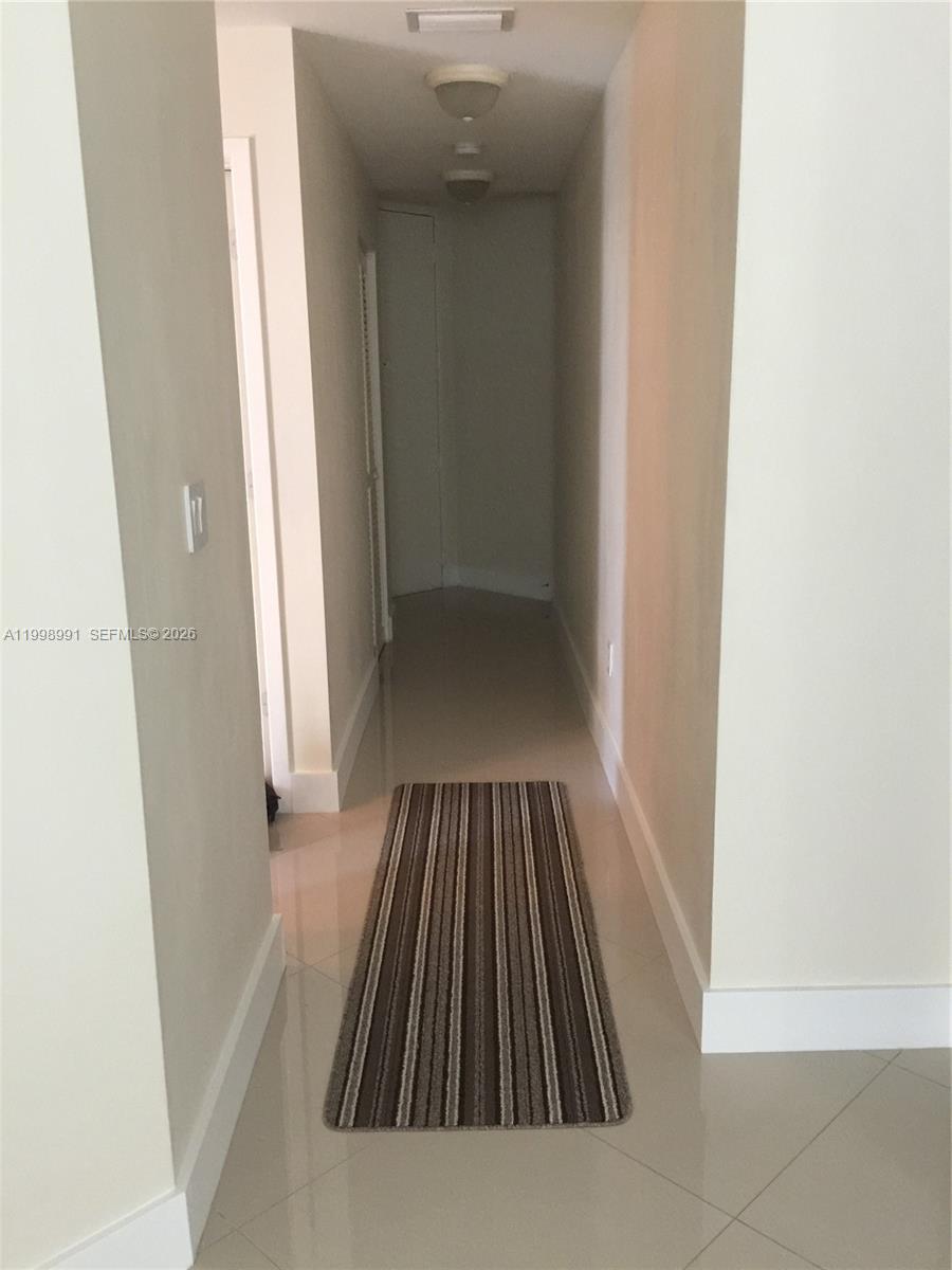 79 Southwest 12th Street, Unit 1406S Miami, FL 33130 - Photo 4 of 20