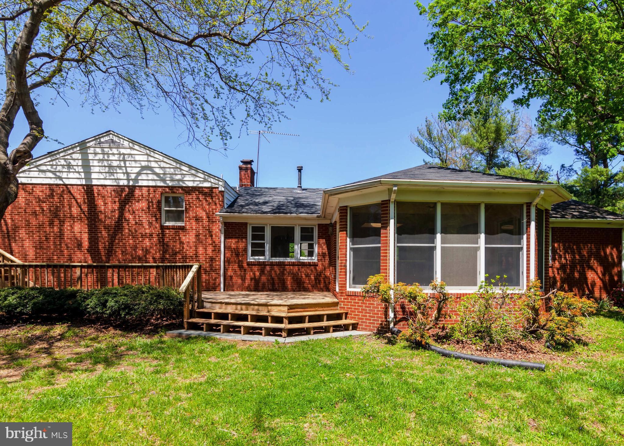 6401 Old Chesterbrook Road McLean, VA 22101 - Photo 13 of 14 Exterior (Rear)