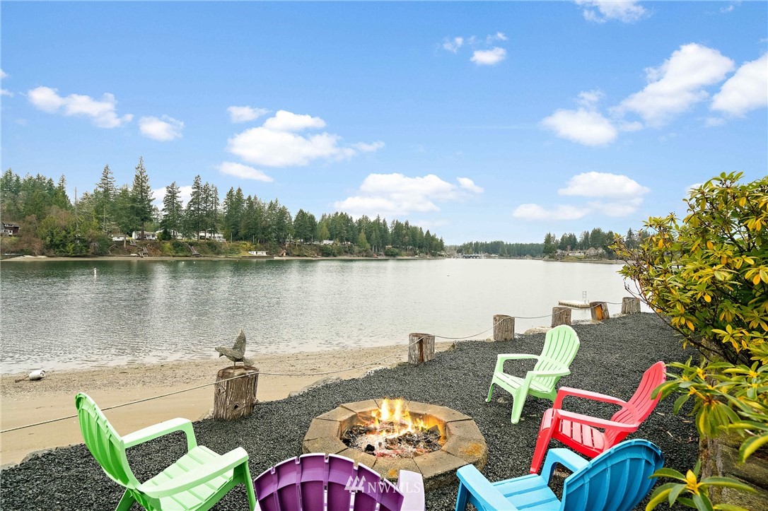 263 Stretch Island Road North Grapeview, WA 98546 - Photo 1 of 40 Gallery Image 1