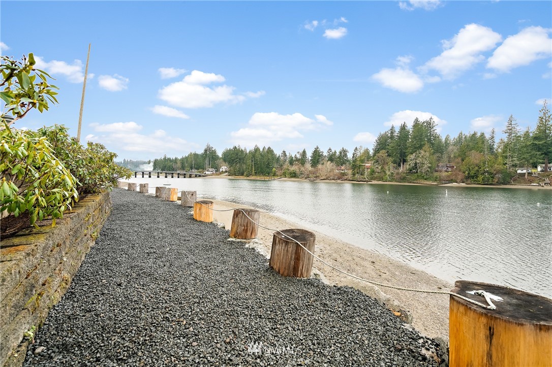 263 Stretch Island Road North Grapeview, WA 98546 - Photo 9 of 40 Gallery Image 9