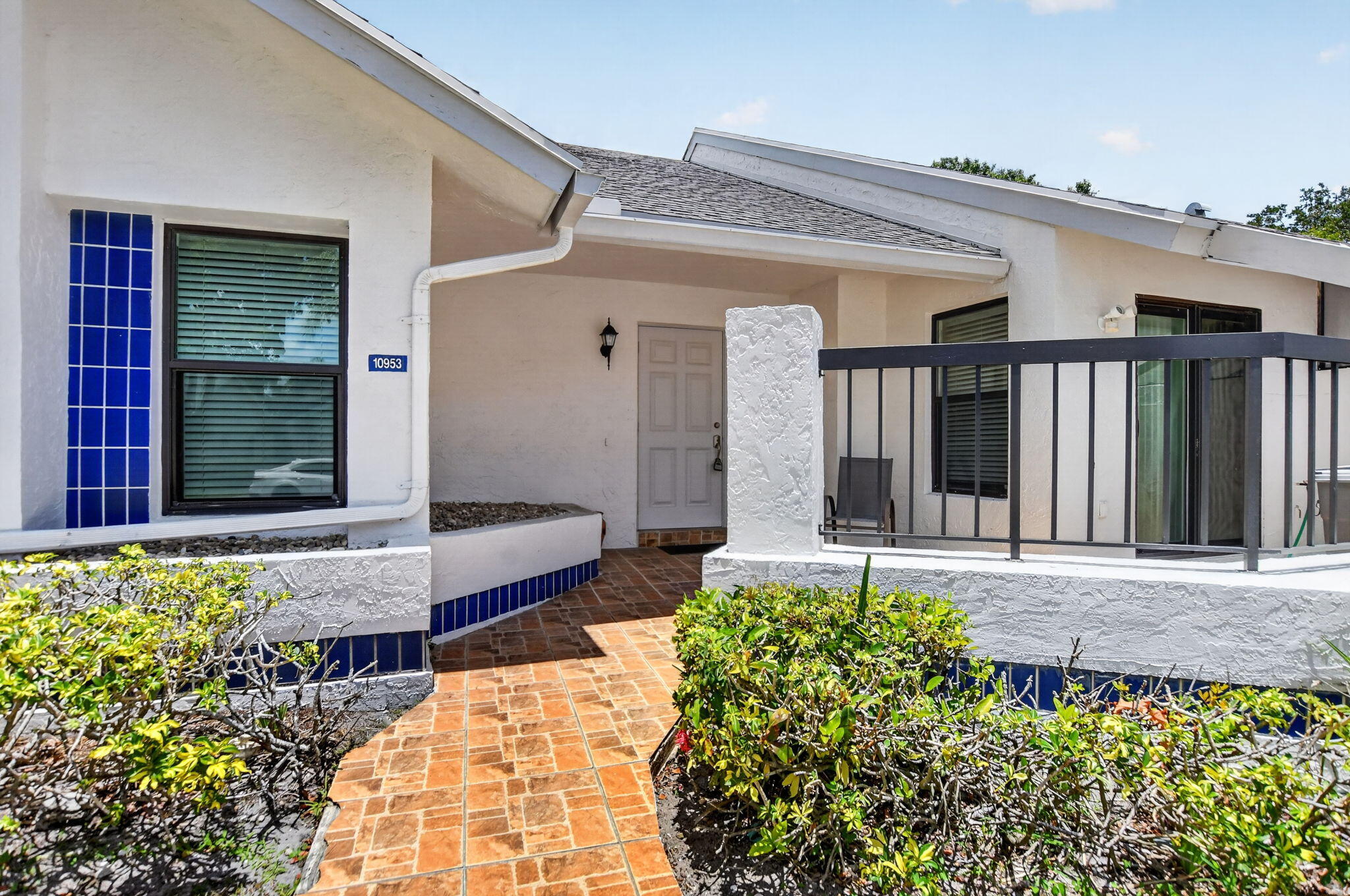 10953 Lake Front Place Boca Raton, FL 33498 - Photo 3 of 40 3-web-or-mls-DSC_6537