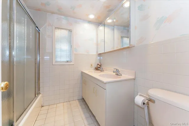 $1,690,000 | 924 Northfield Road, Woodmere, NY 11598