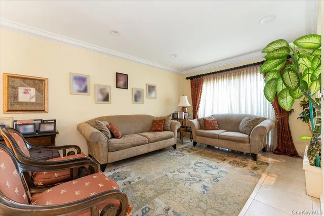 $1,690,000 | 924 Northfield Road, Woodmere, NY 11598