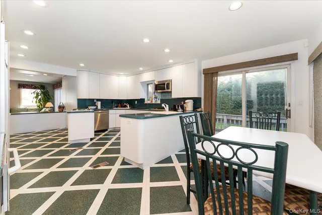 $1,690,000 | 924 Northfield Road, Woodmere, NY 11598