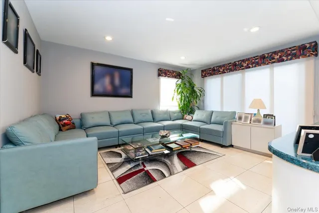 $1,690,000 | 924 Northfield Road, Woodmere, NY 11598