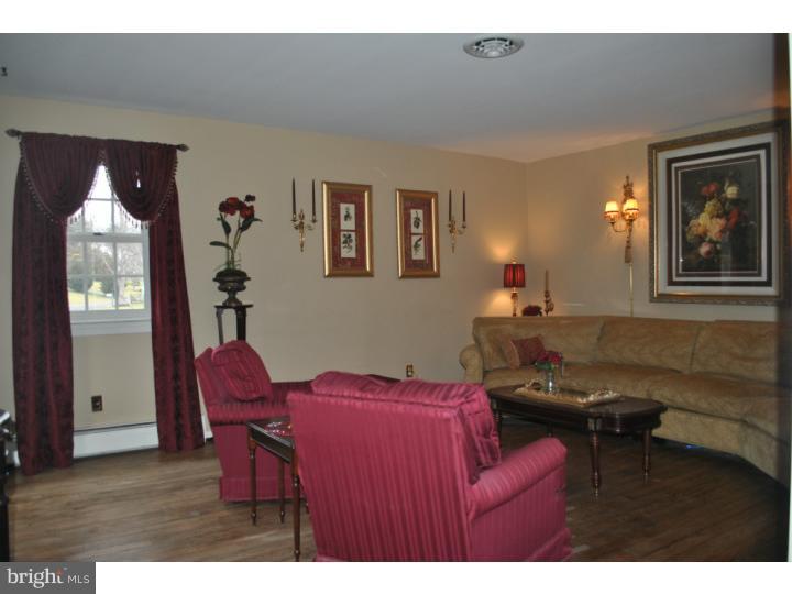 47 Pheasant Road Doylestown, PA 18901 - Photo 10 of 14 Living Room