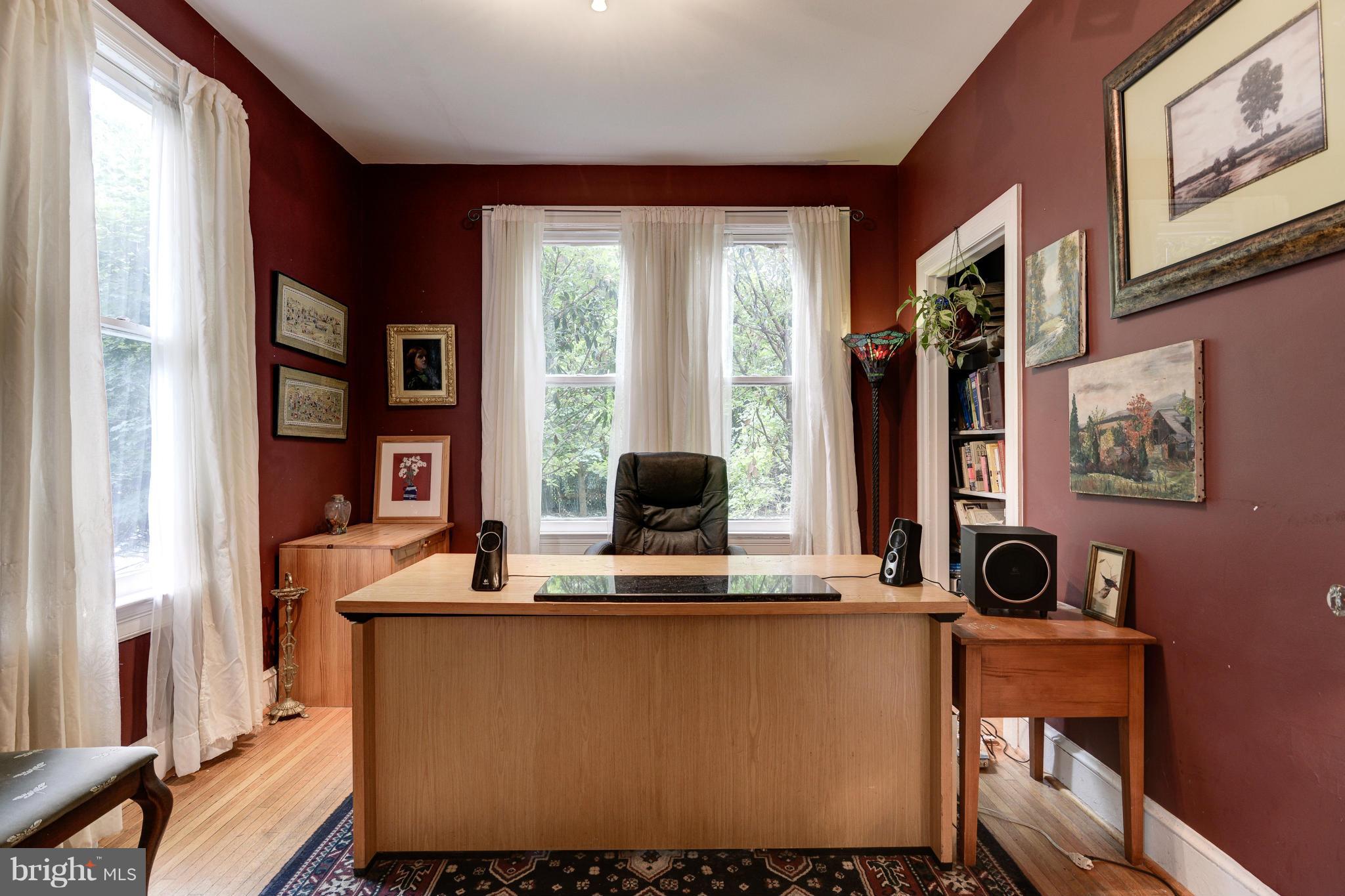 402 Rittenhouse Street Northwest Washington, DC 20011 - Photo 6 of 12 Interior (General)