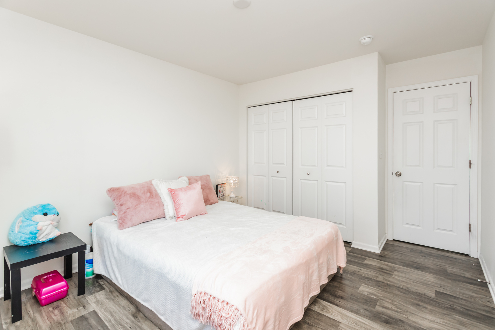 2928 Church Road Aurora, IL 60502 - Photo 23 of 29 a bedroom with a bed and a closet