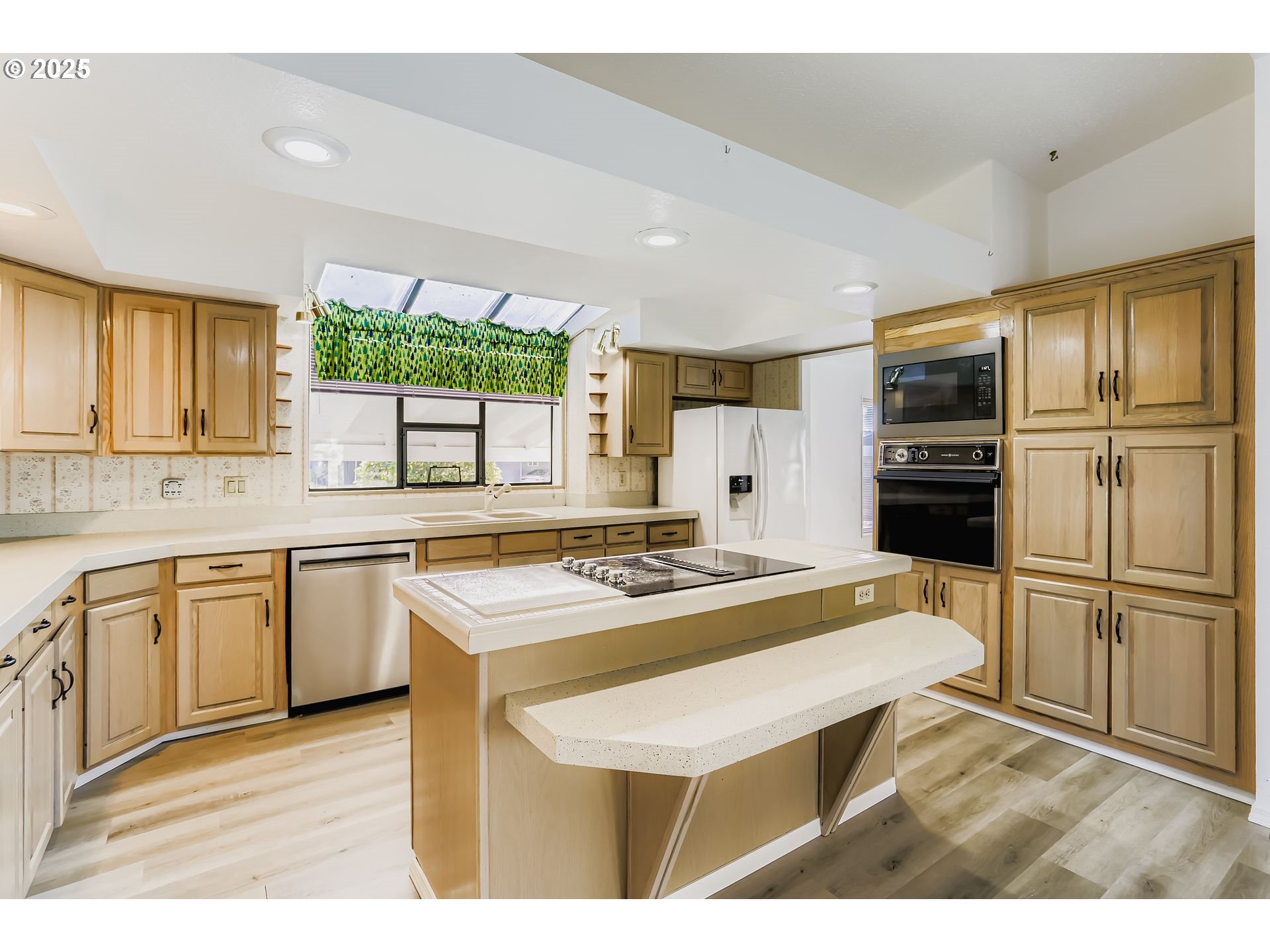 4303 Settlers Loop Forest Grove, OR 97116 - Photo 8 of 38