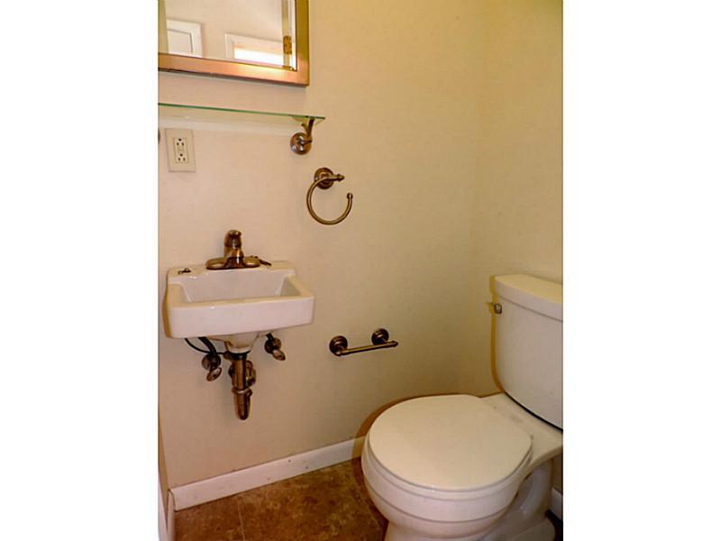 141 Techview Terrace Pittsburgh, PA 15213 - Photo 21 of 25 a bathroom with a toilet and a sink