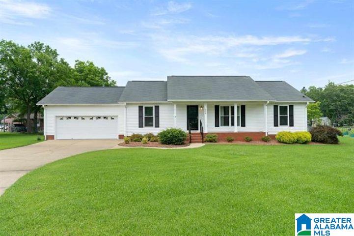 208 Ward Circle Gadsden, AL 35905 - Photo 2 of 31