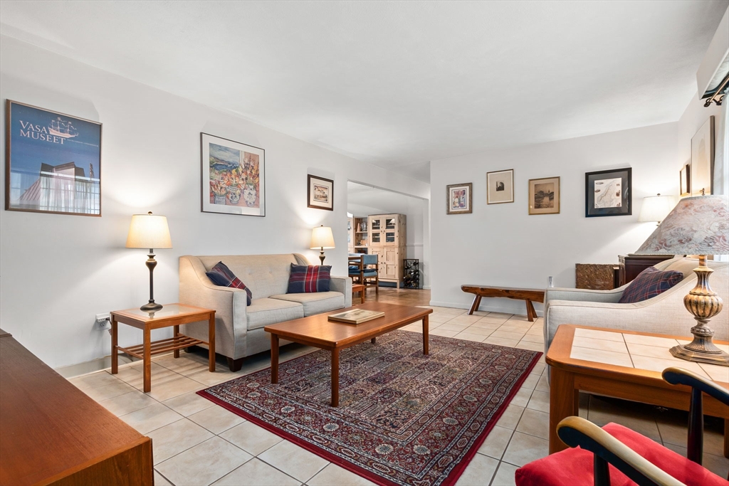 10 Walker Road Beverly, MA 01915 - Photo 8 of 27 Gallery Image 8