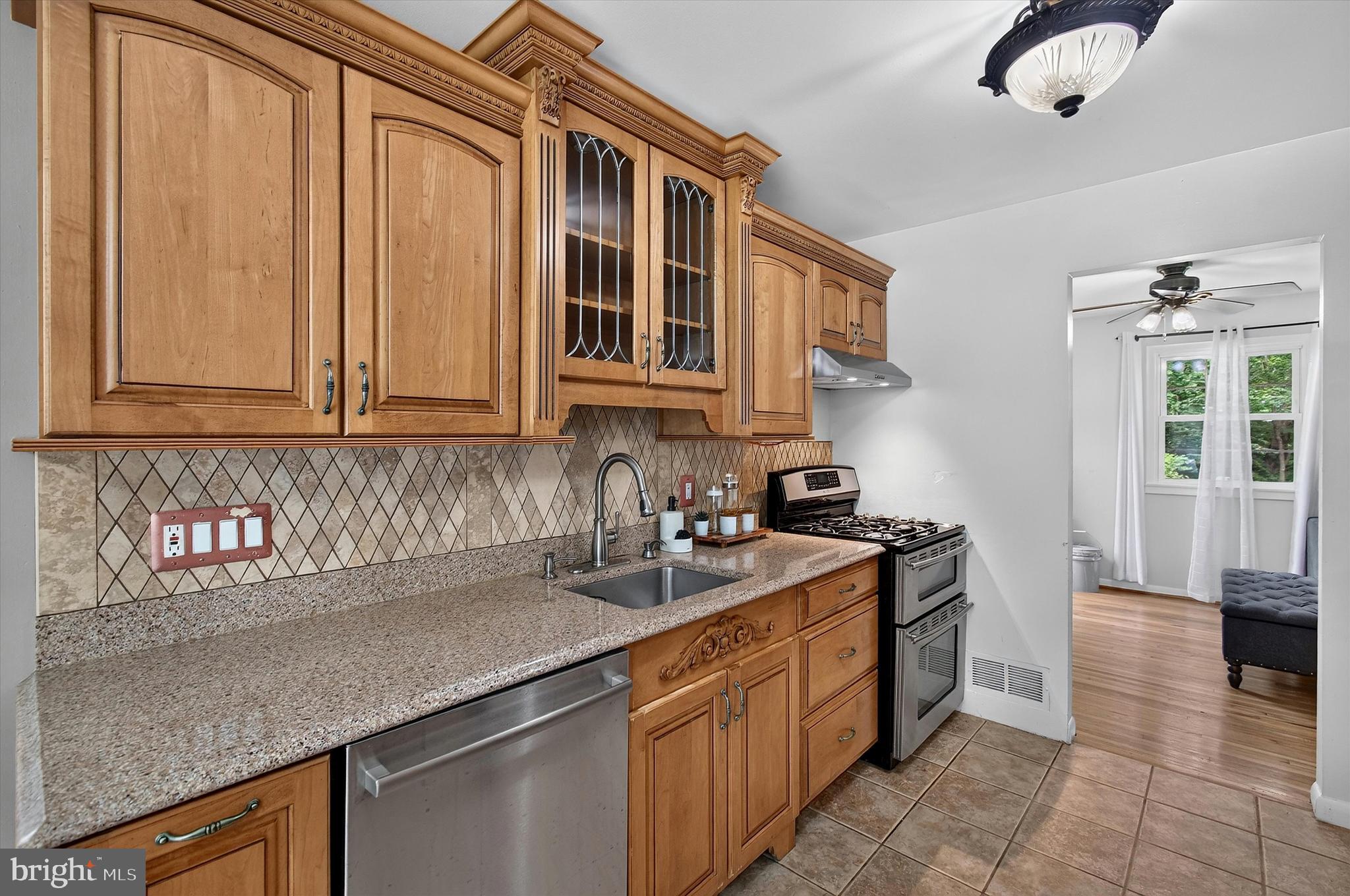 5621 Ravenel Lane Springfield, VA 22151 - Photo 8 of 37 Kitchen