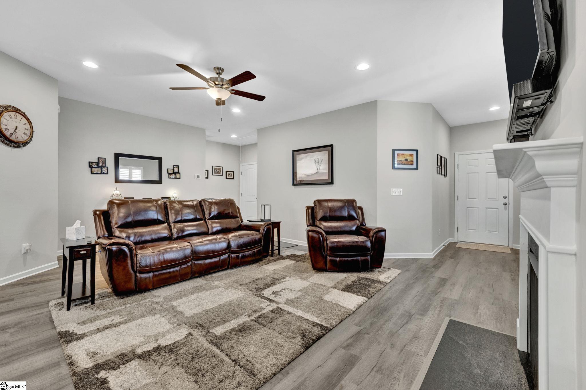 302 Anduin Way Fountain Inn, SC 29644 - Photo 8 of 31
