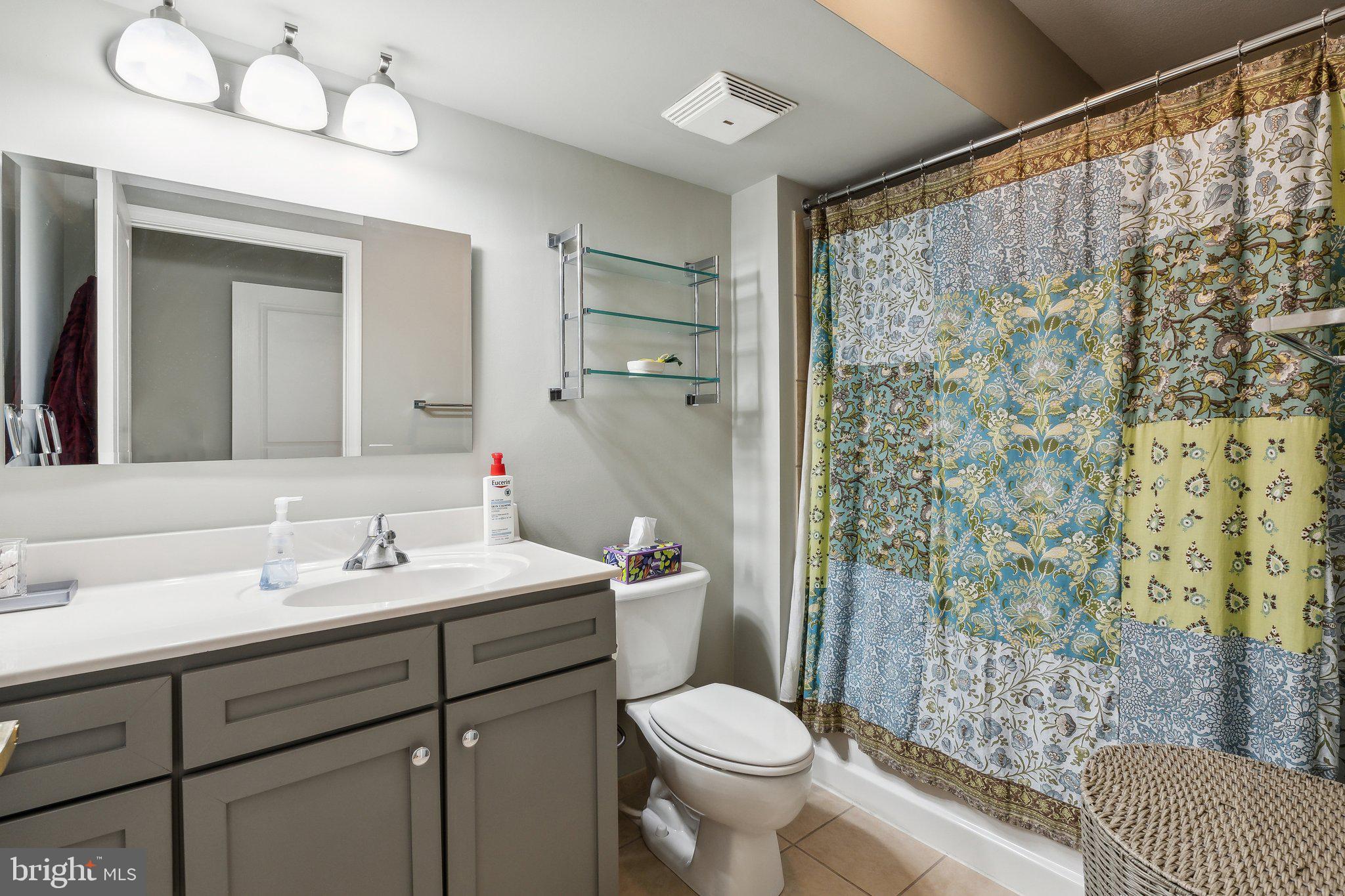 616 E Street Northwest, Unit 213 Washington, DC 20004 - Photo 32 of 80 2nd Upper Level Spa Bath with lots of Storage