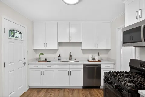 $1,174,888 | 1559 Linda Mar Boulevard, Pacifica, CA 94044