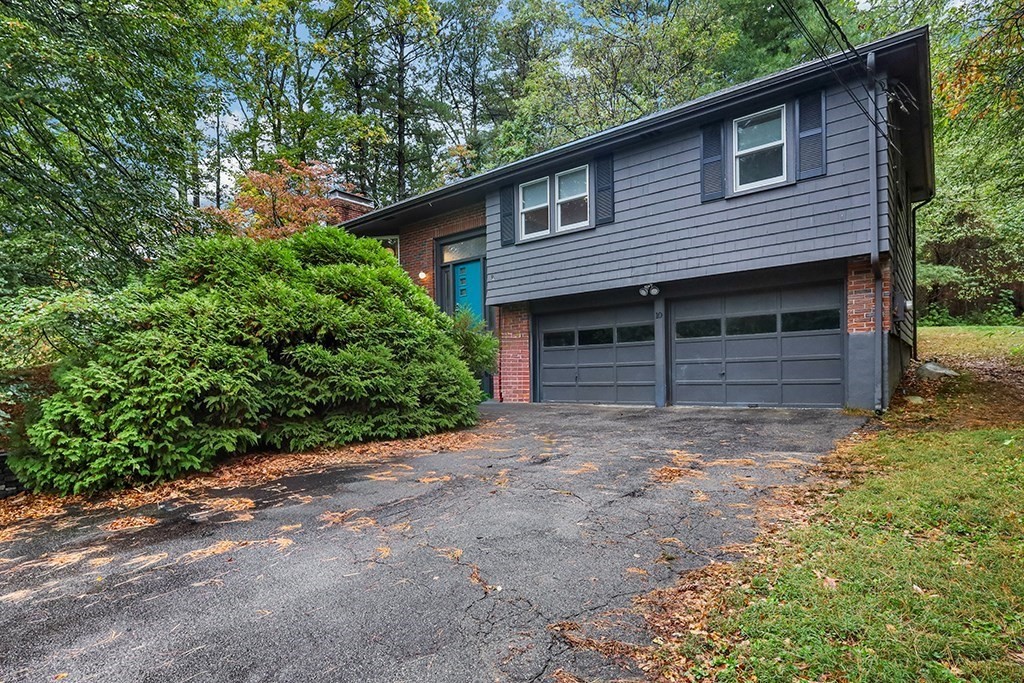 10 Hillcrest Road Medfield, MA 02052 - Photo 1 of 29 Gallery Image 1