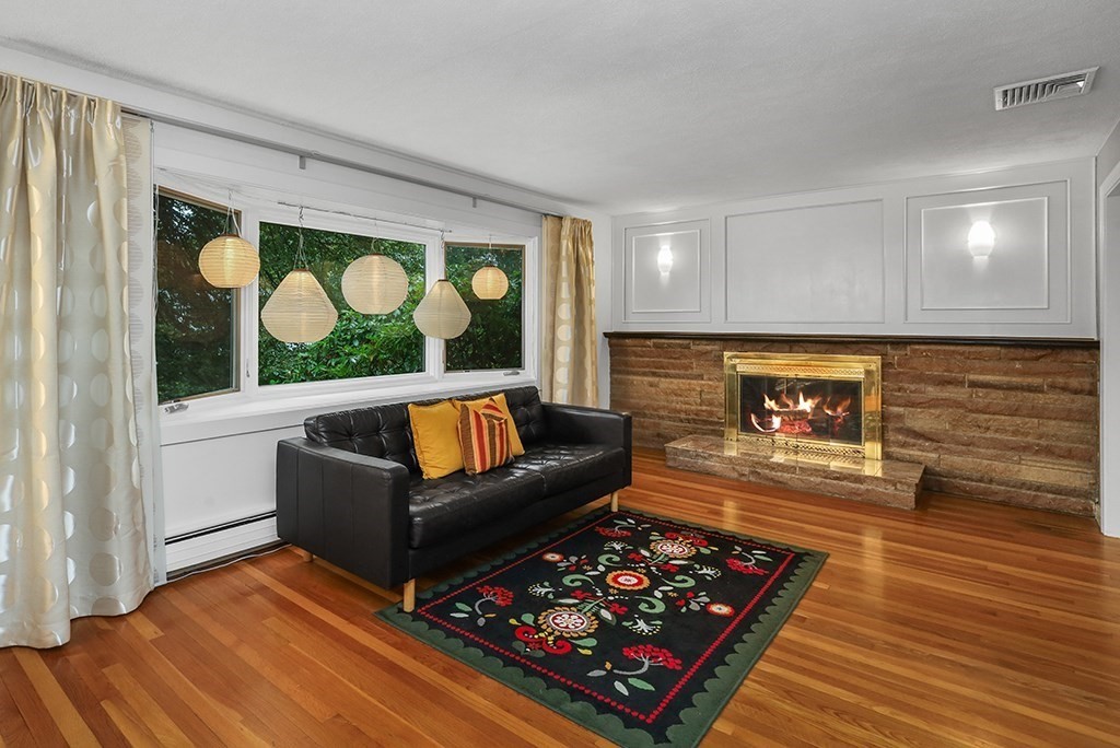 10 Hillcrest Road Medfield, MA 02052 - Photo 4 of 29 Gallery Image 4