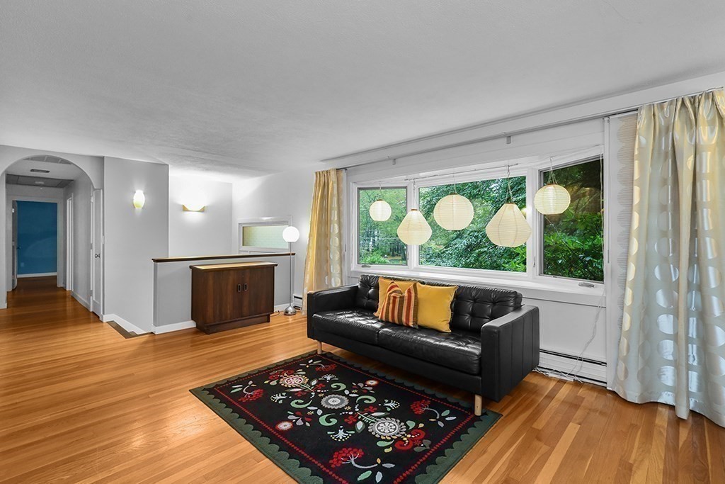 10 Hillcrest Road Medfield, MA 02052 - Photo 6 of 29 Gallery Image 6