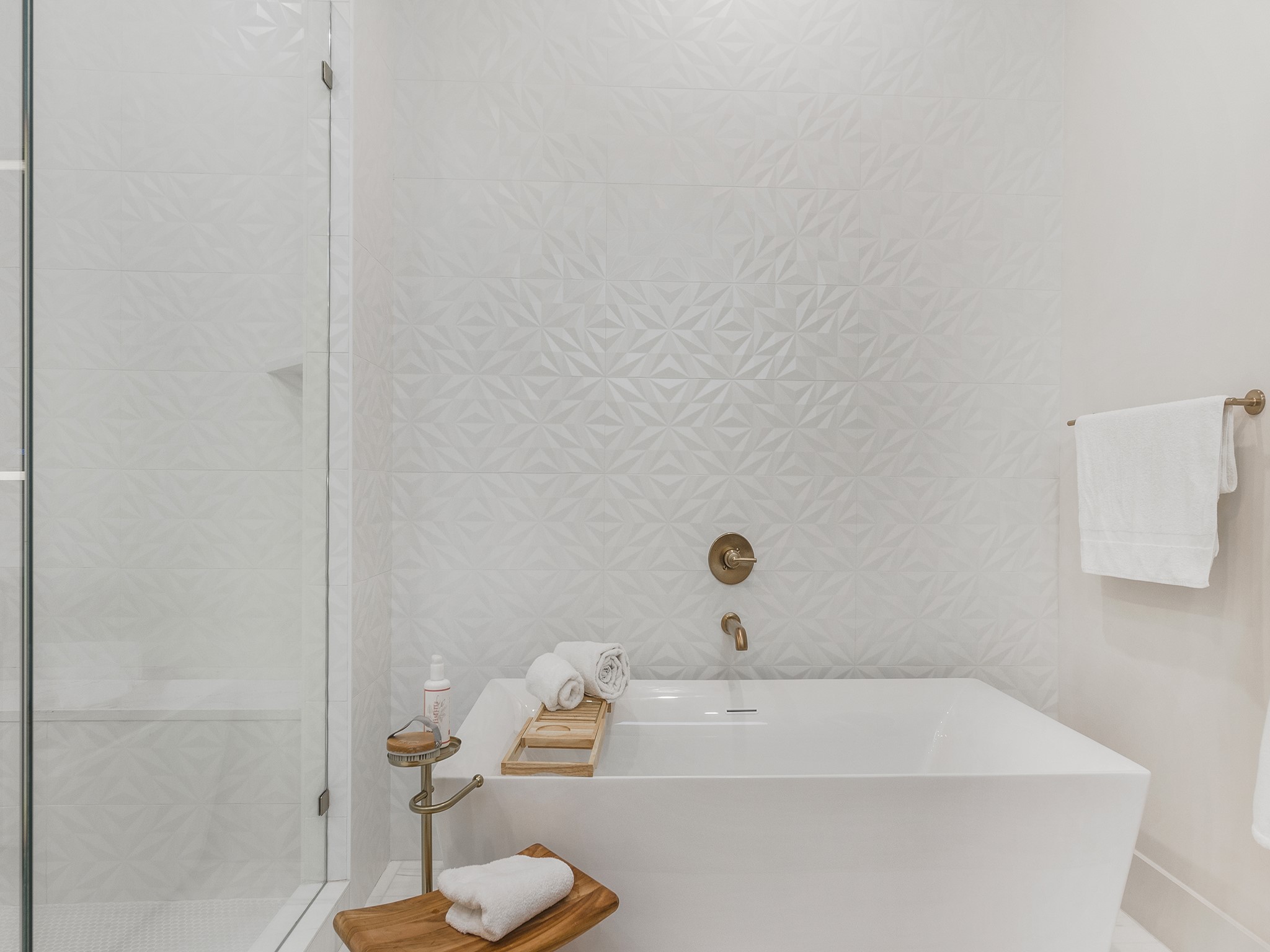 4024 Chatham Lane Houston, TX 77027 - Photo 40 of 50 a bathroom with a sink and a mirror