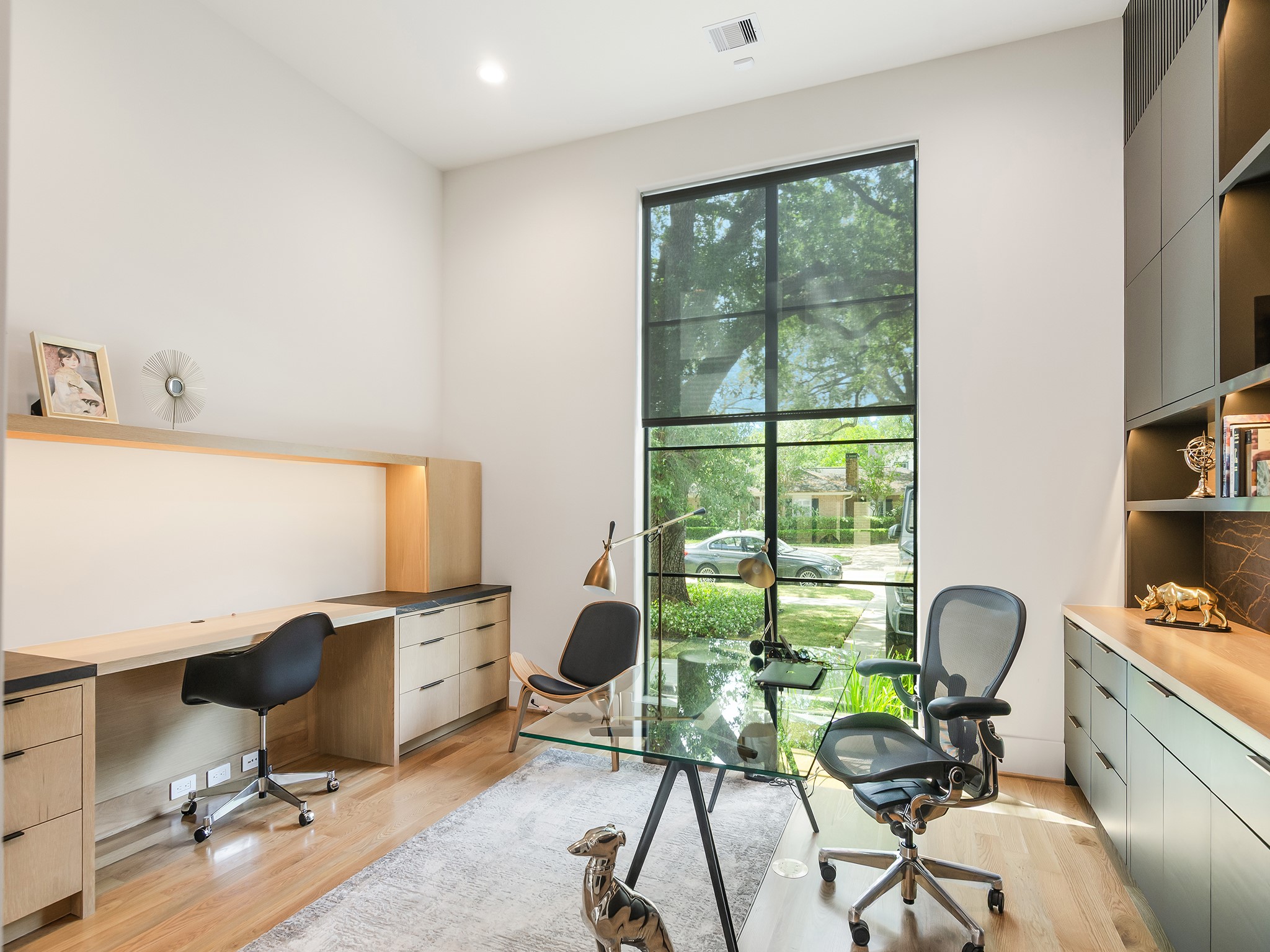 4024 Chatham Lane Houston, TX 77027 - Photo 9 of 50 a workspace with furniture and a window