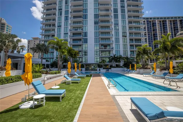$1,800,000 | 100 1st Avenue North, Unit 1804, St. Petersburg, FL 33701