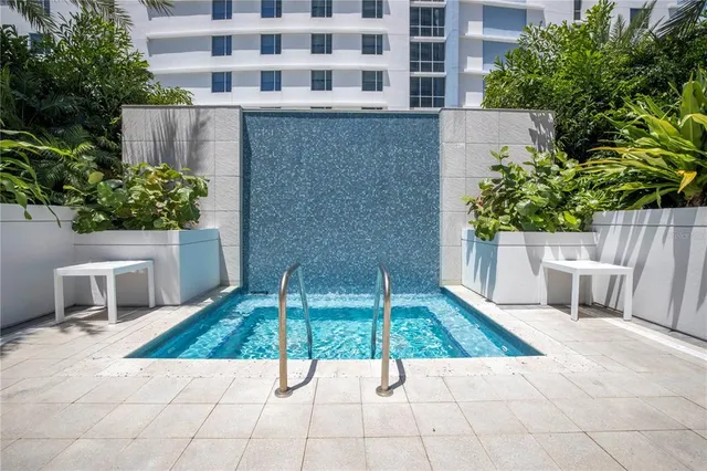 $1,800,000 | 100 1st Avenue North, Unit 1804, St. Petersburg, FL 33701