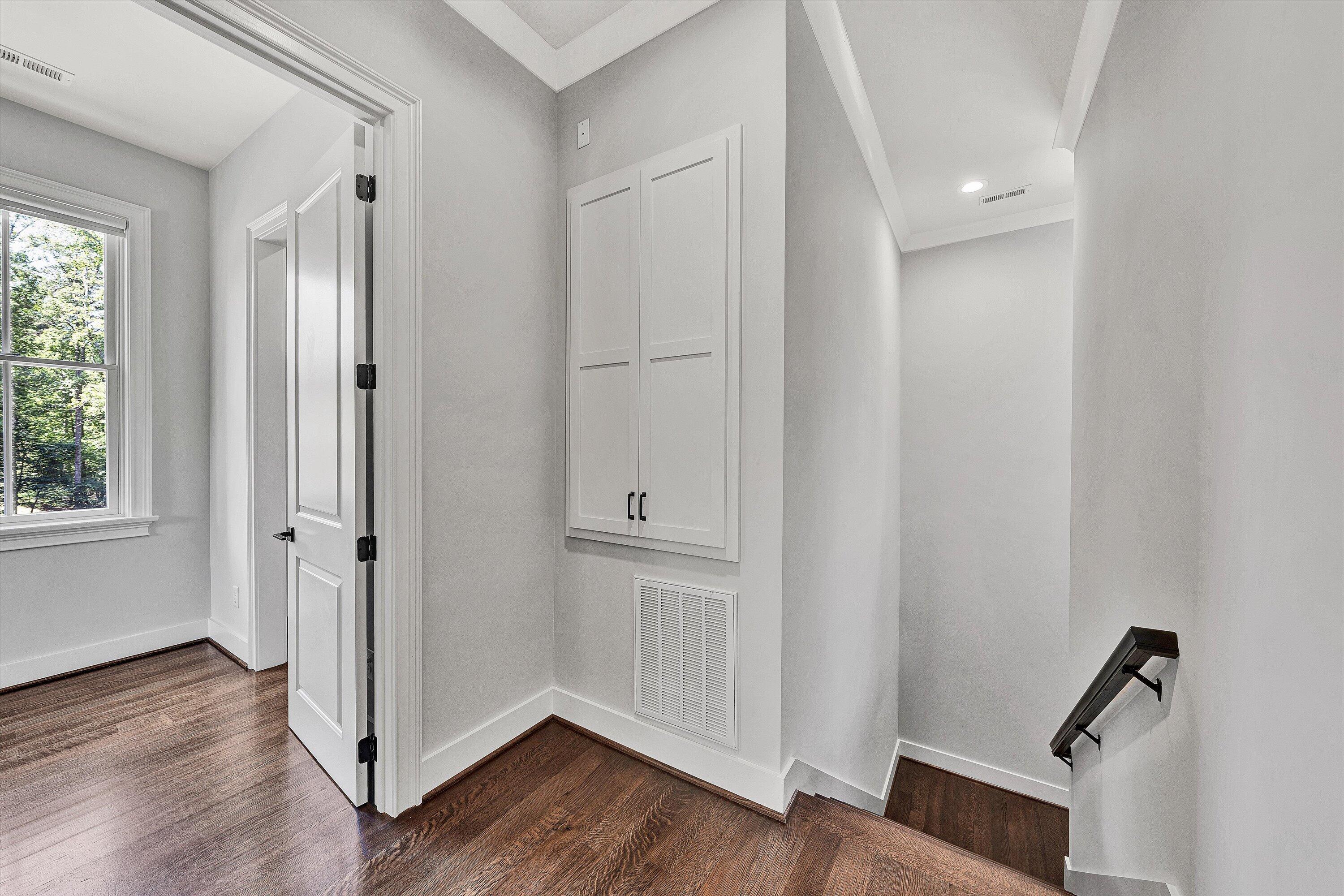 5246 Palmetto Bluff Road Hardy, VA 24101 - Photo 29 of 66 Upstairs hallway