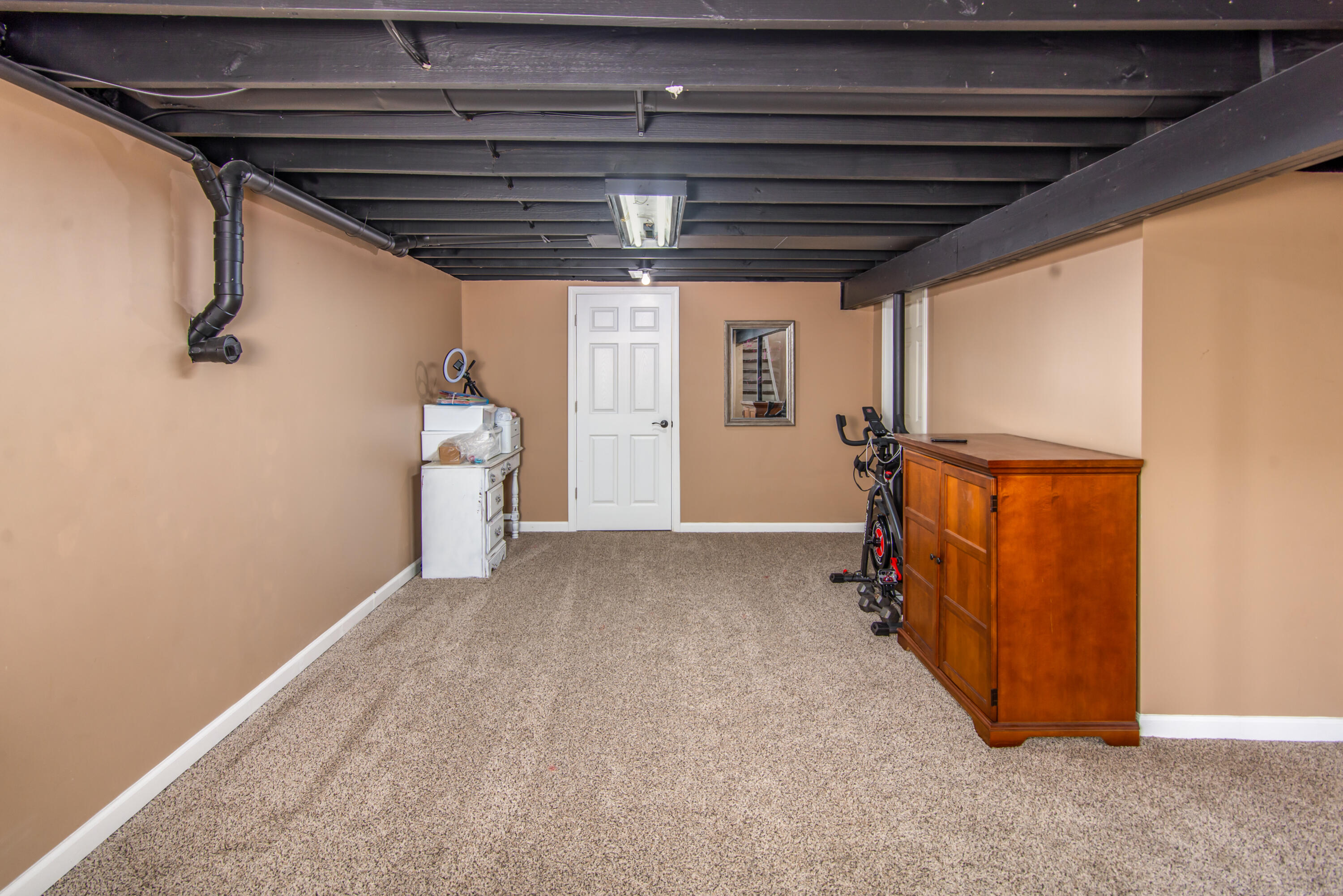 2381 West Thompson Road Fenton, MI 48430 - Photo 23 of 33 DSC_8801enf