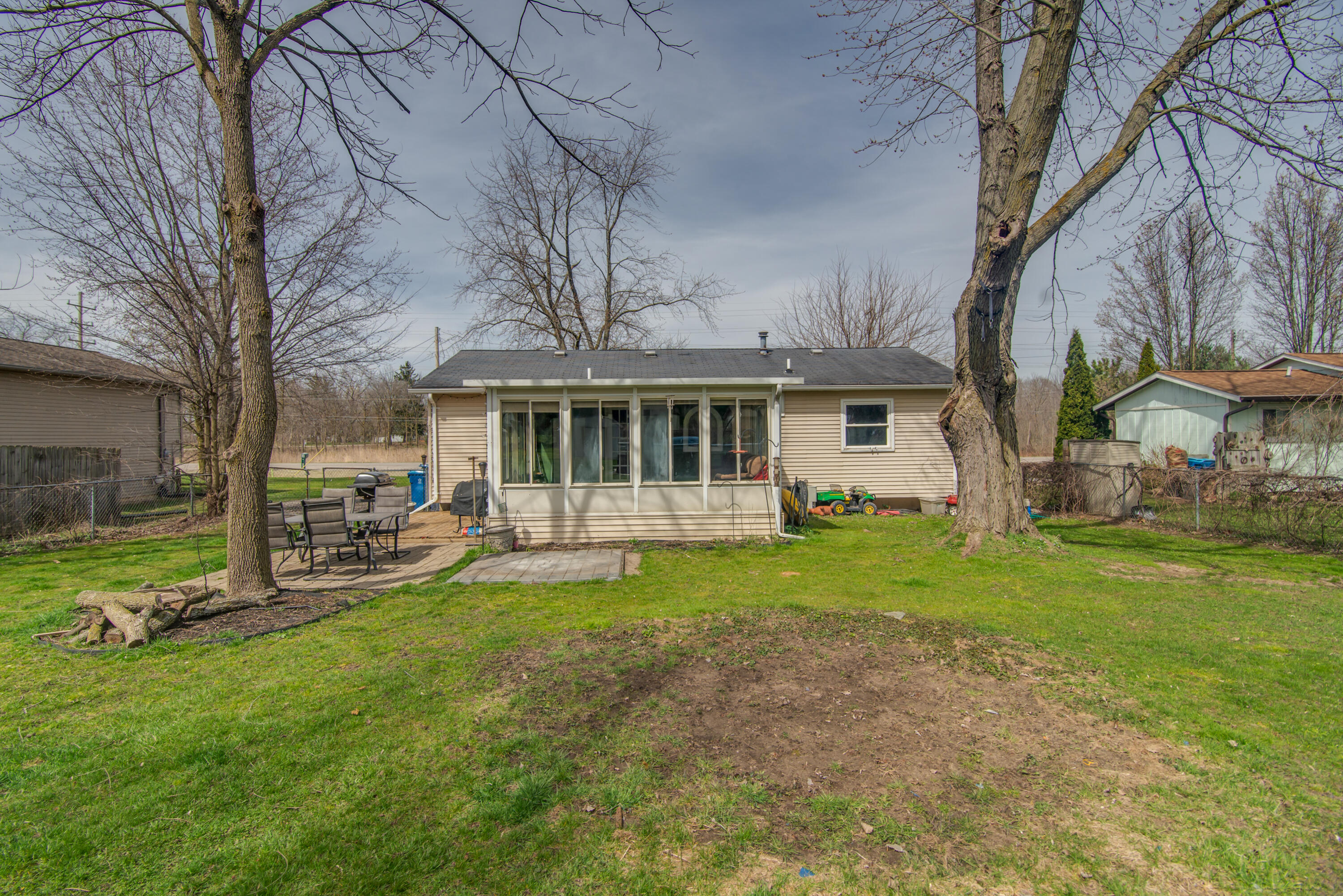 2381 West Thompson Road Fenton, MI 48430 - Photo 31 of 33 DSC_8818enf