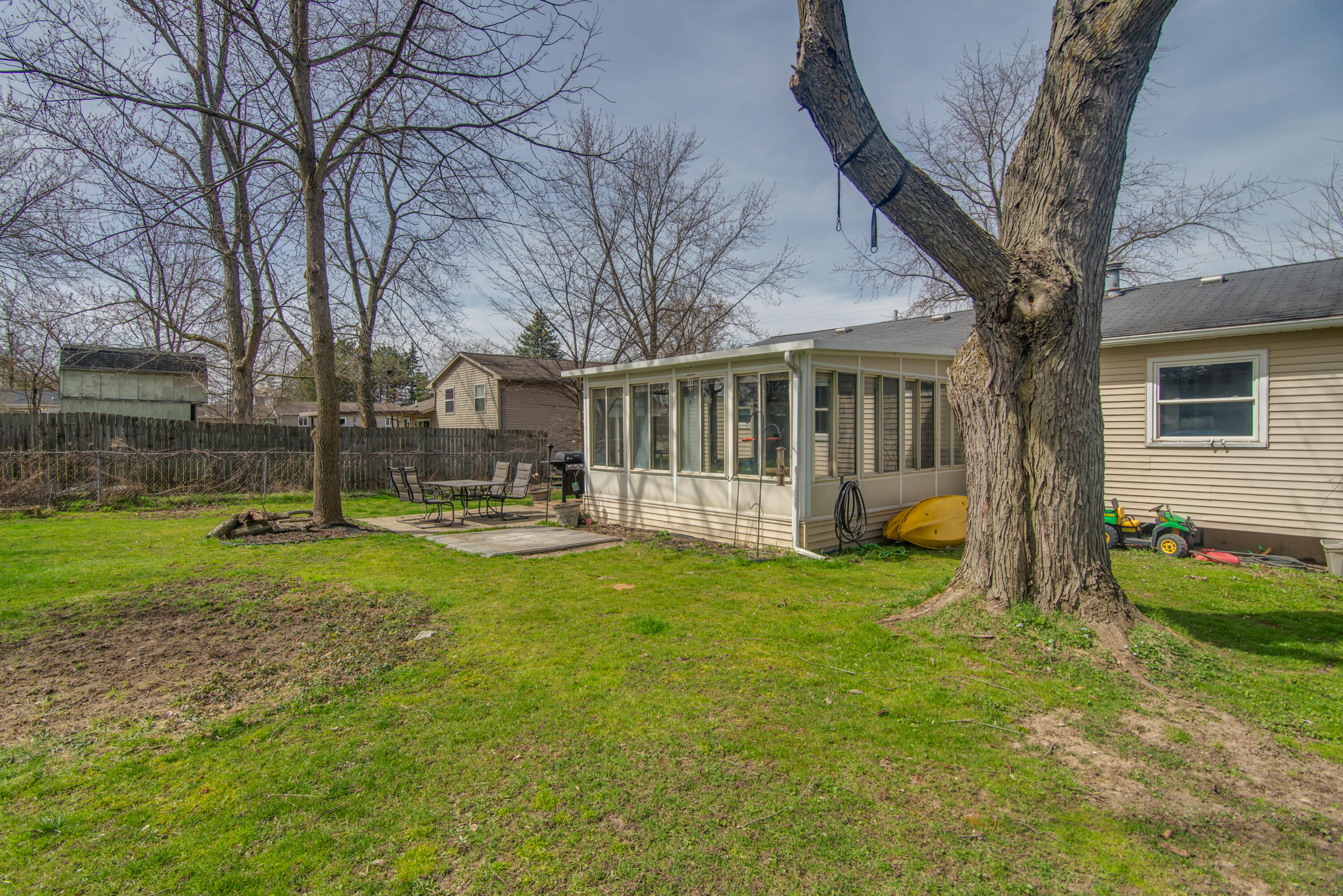 2381 West Thompson Road Fenton, MI 48430 - Photo 32 of 33 DSC_8820enf